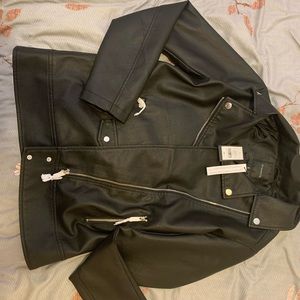 BNWT faux leather jacket. Boyfriend style, size M. Purchased from dynamite.
